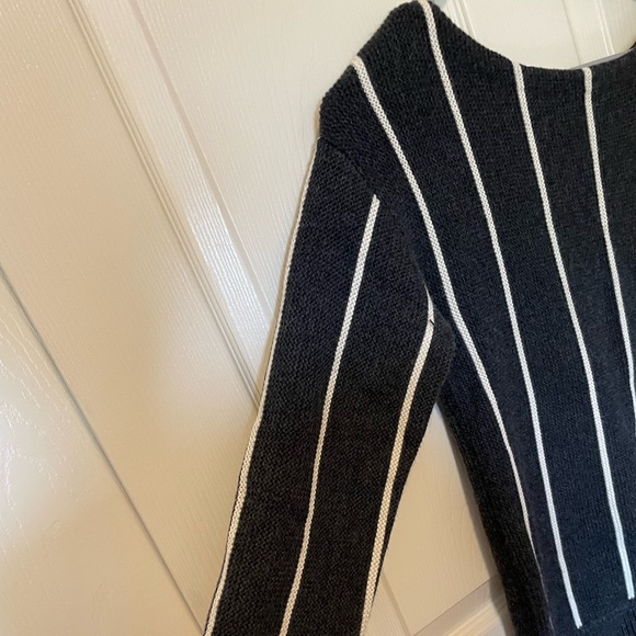 Banana Republic vertical stripe heathers sweater top, Size M - Picture 2 of 4